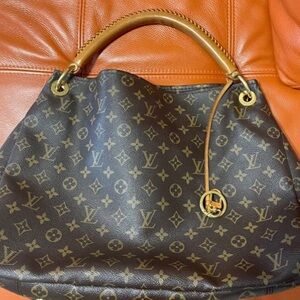 Louis Vuitton Artsy MM
